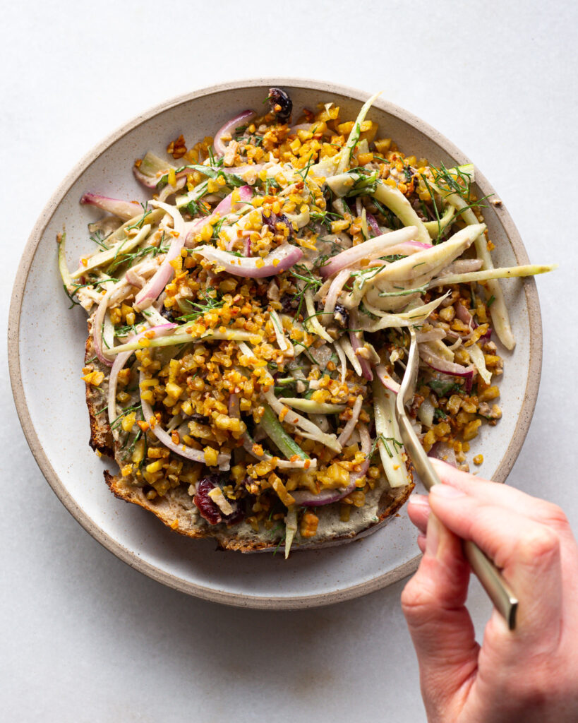 How to make fennel salad with crispy tempeh