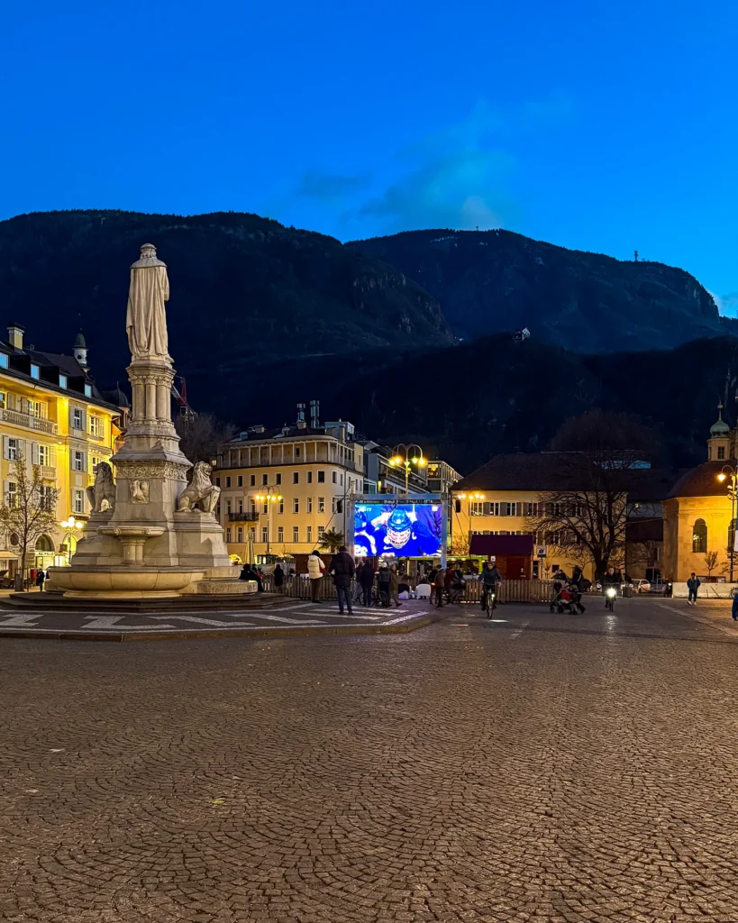 Walther Square (Piazza Walther) in Bolzano at night.